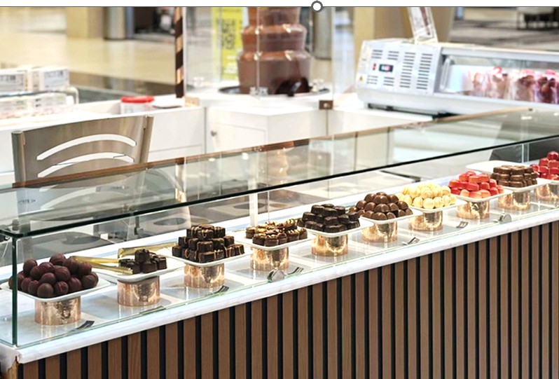 Dolcella chocolate display case